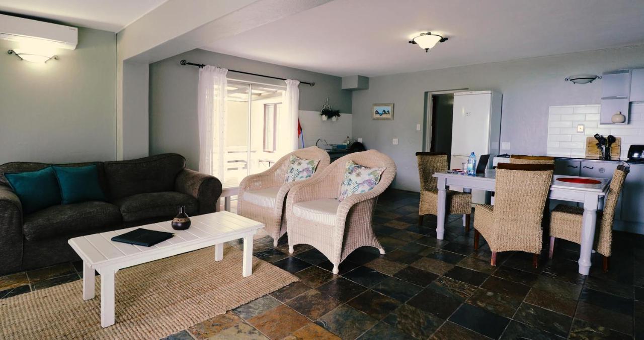 דירות ג'פריס ביי Sea Whisper Self Catering מראה חיצוני תמונה