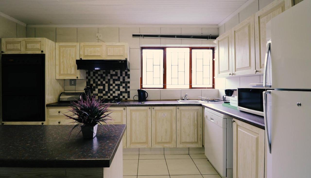 דירות ג'פריס ביי Sea Whisper Self Catering מראה חיצוני תמונה
