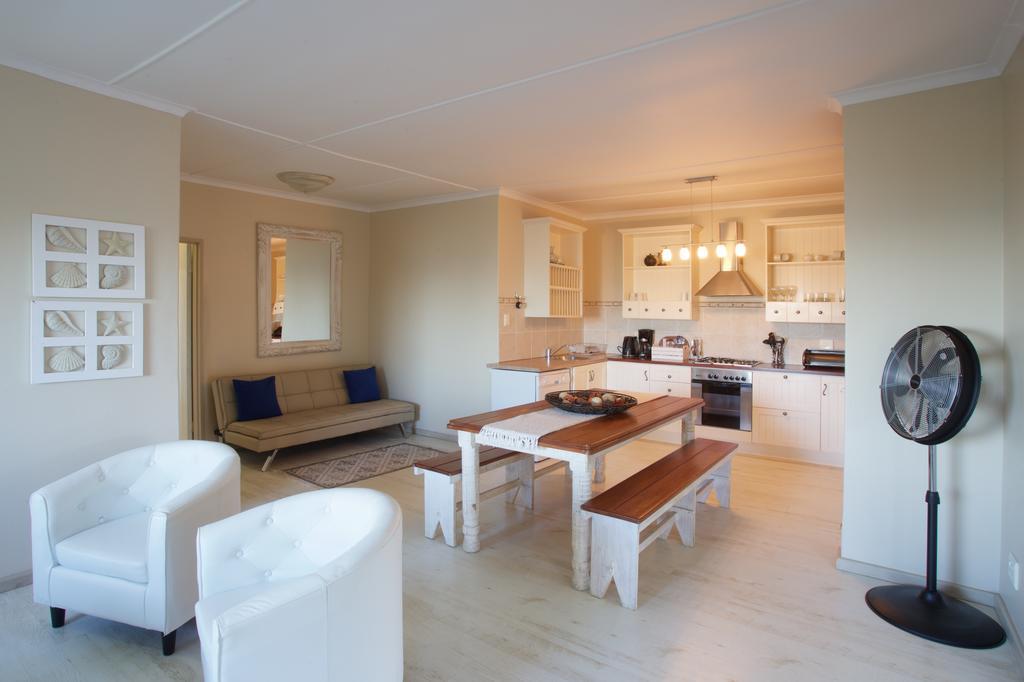 דירות ג'פריס ביי Sea Whisper Self Catering מראה חיצוני תמונה