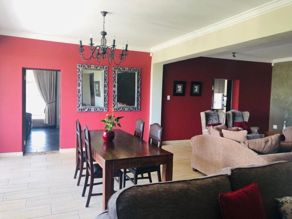 דירות ג'פריס ביי Sea Whisper Self Catering מראה חיצוני תמונה